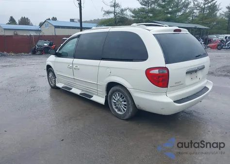 2001 Chrysler Town & Country Limited z USA, uszkodzony, nr VIN 2C8GP64L21R343383